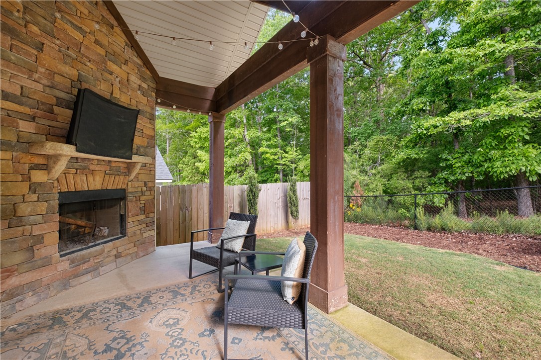 Auburn, Alabama 36832, United States, 3 Bedrooms Bedrooms, ,3 BathroomsBathrooms,Residential,Pending,124082