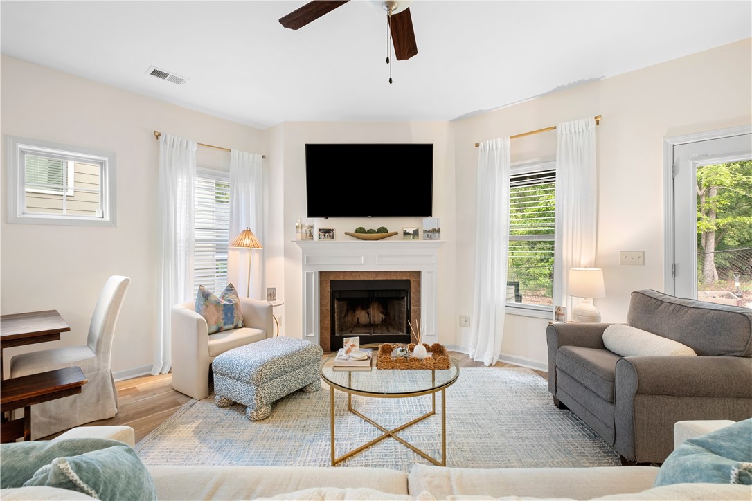 Auburn, Alabama 36832, United States, 3 Bedrooms Bedrooms, ,3 BathroomsBathrooms,Residential,Pending,124082