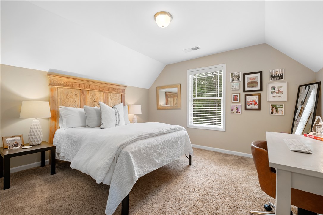 Auburn, Alabama 36832, United States, 3 Bedrooms Bedrooms, ,3 BathroomsBathrooms,Residential,Pending,124082