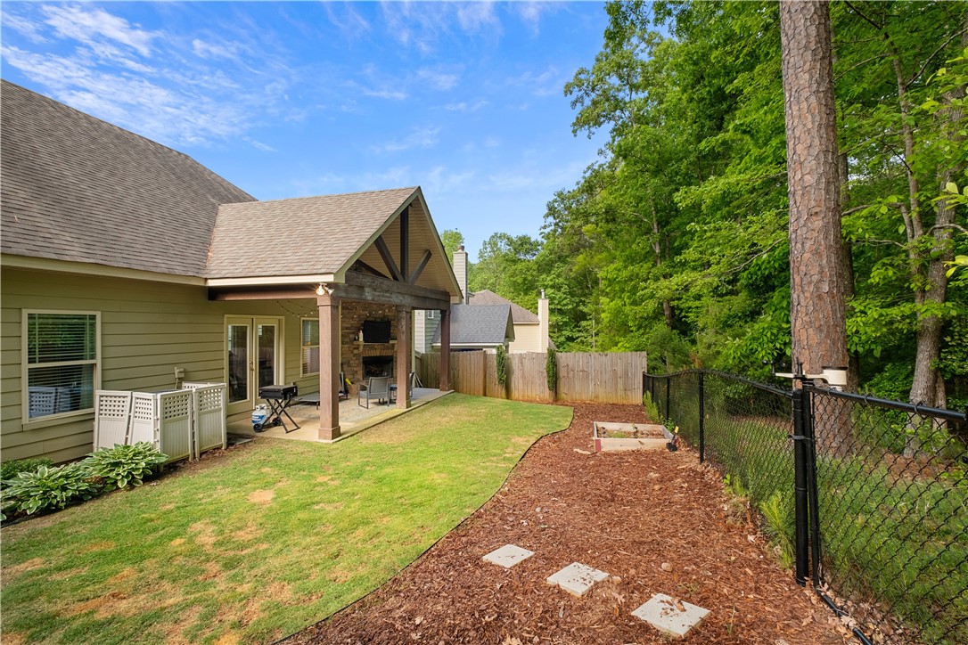 Auburn, Alabama 36832, United States, 3 Bedrooms Bedrooms, ,3 BathroomsBathrooms,Residential,Pending,124082