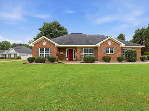 Photo of 374 LEE ROAD 370, Valley, AL 36854 (MLS # 181042)