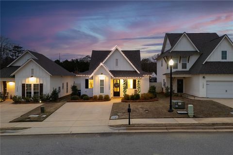 Photo of 1244 FOX TAIL Lane, Opelika, AL 36801 (MLS # 177960)