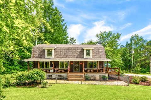 Photo of 1504 GRAND NATIONAL Parkway, Opelika, AL 36801 (MLS # 180720)