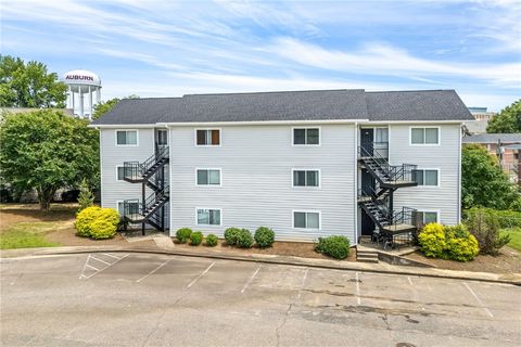 Photo of 559 W GLENN Avenue #C303, Auburn, AL 36832 (MLS # 181133)