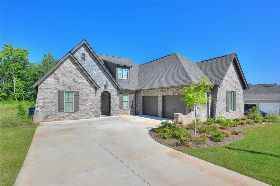 1637 JAMES BURT Parkway