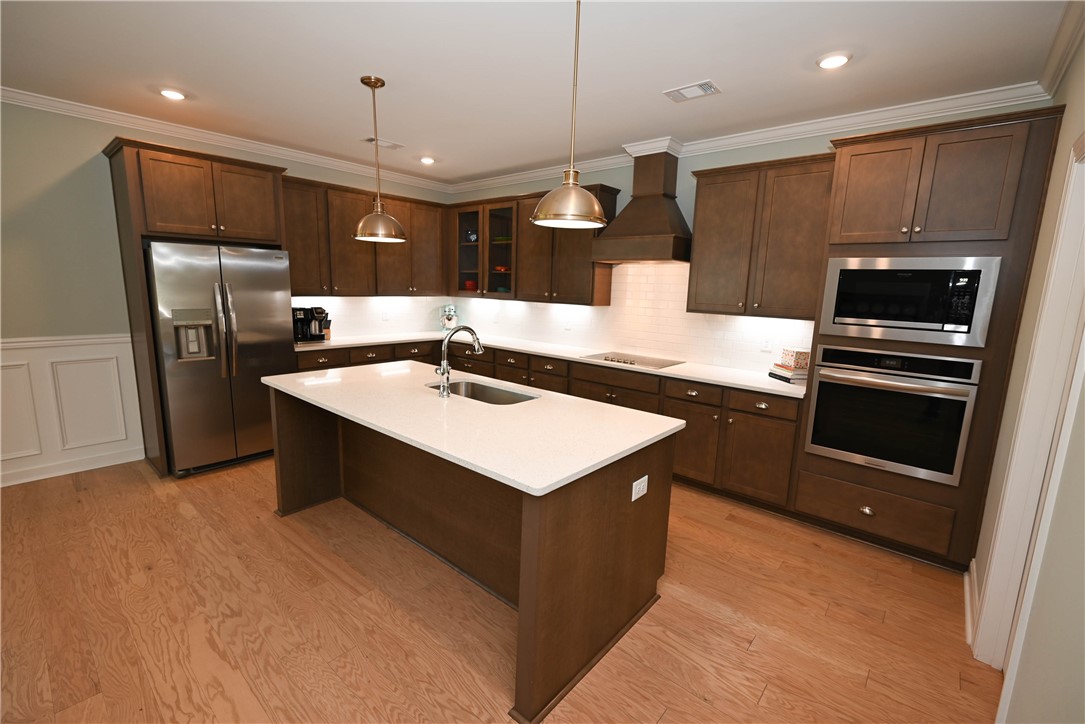 1637 JAMES BURT Parkway