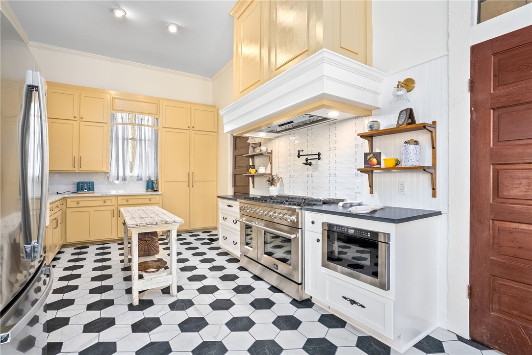 300 N 8TH Street