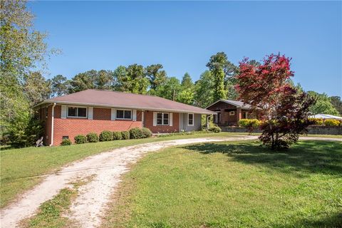 Photo of 1924 16TH Street SW, Lanett, AL 36863 (MLS # 179830)