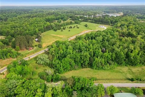 Photo of 4040 GLENWOOD Court, Auburn, AL 36830 (MLS # 173548)