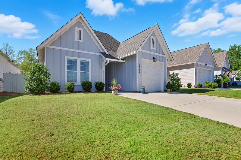 1288 WOODLAND Circle