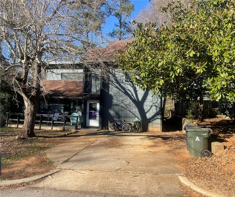 Photo of 819 CHICKASAW Avenue, Auburn, AL 36830 (MLS # 178319)