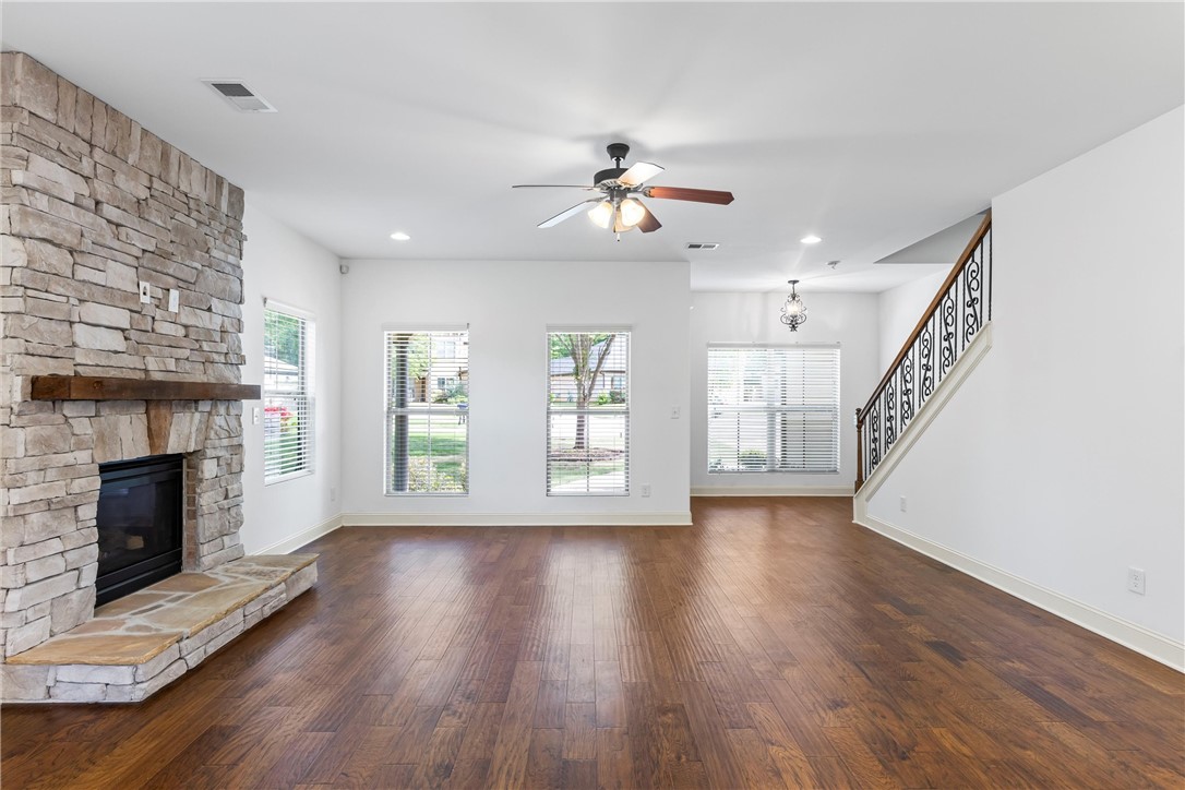 2321 VINCENTE Drive