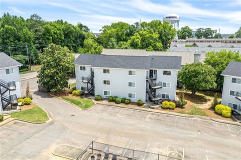 Photo of 557 W GLENN Avenue #B-203, Auburn, AL 36830 (MLS # 180579)