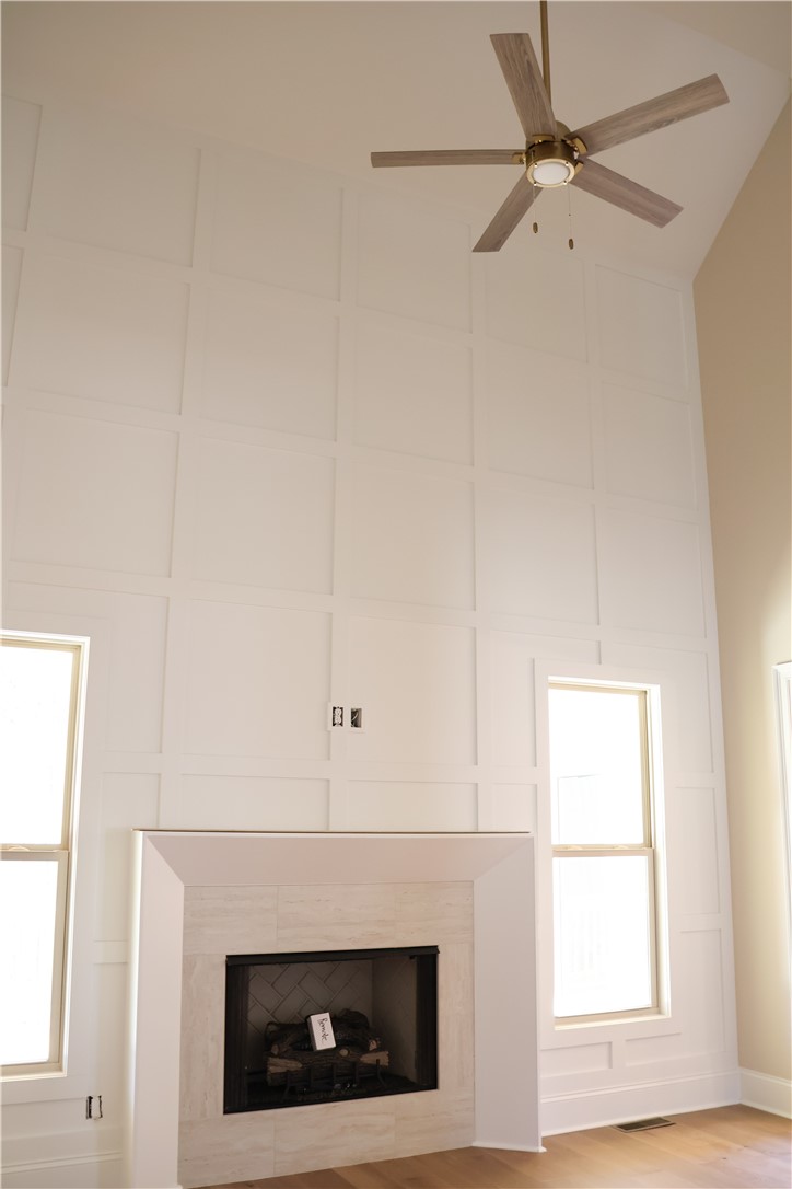 2049 ARROWHEAD Avenue