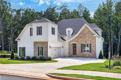 Photo of 2049 ARROWHEAD Avenue, Opelika, AL 36801 (MLS # 176054)