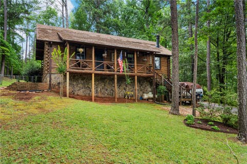 Photo of 203 N VIEW POINTE Drive, LaGrange, GA 30241 (MLS # 181712)
