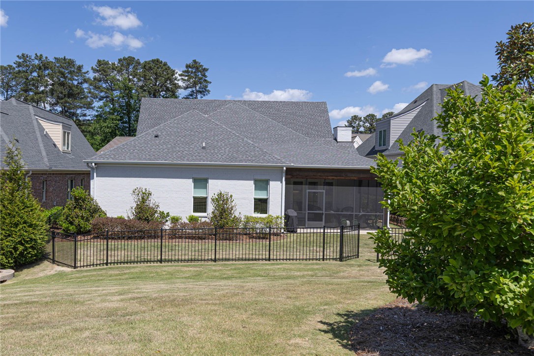 3439 LAKESHORE Drive