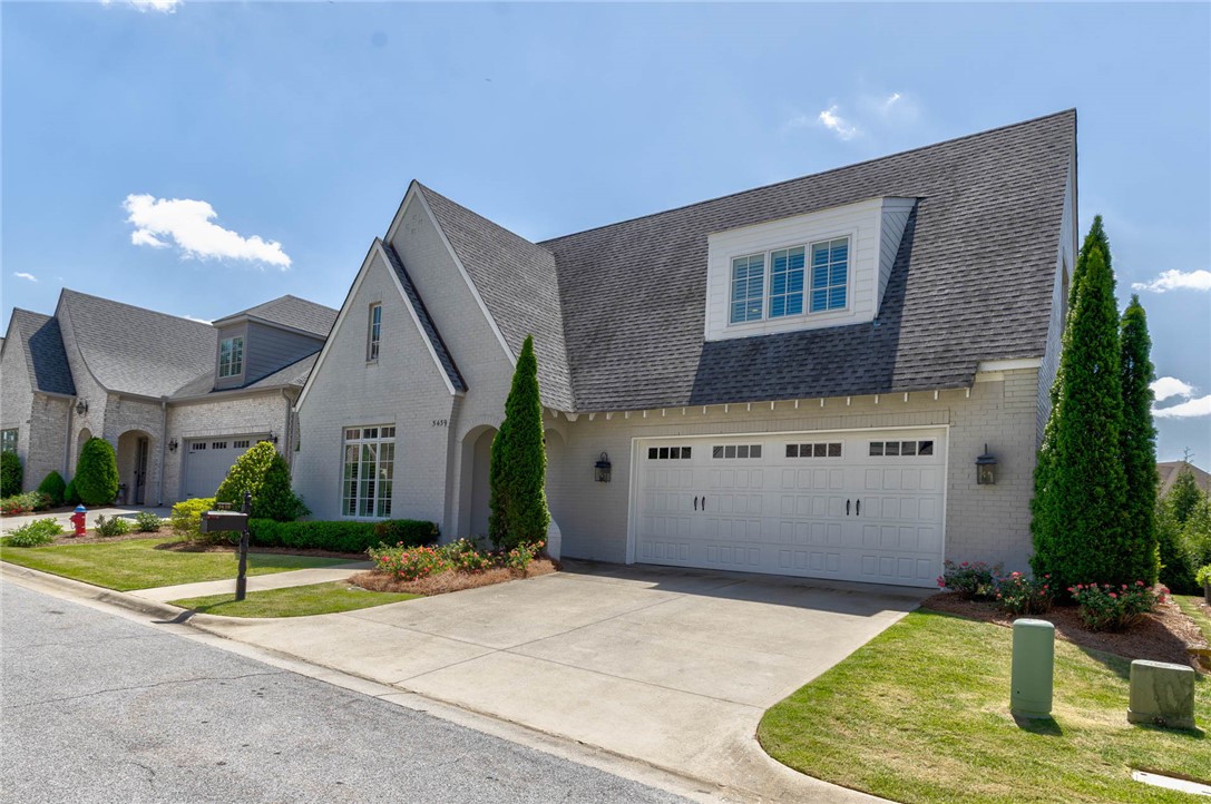 3439 LAKESHORE Drive