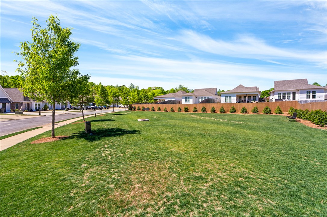 1261 FOX TAIL Lane