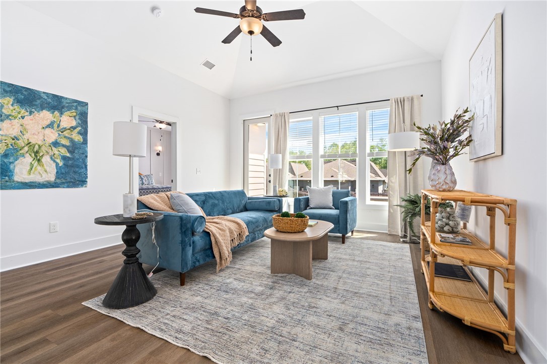 1261 FOX TAIL Lane