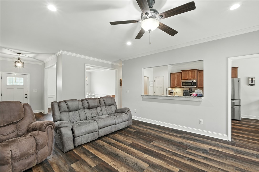 Auburn, Alabama 36879, United States, 3 Bedrooms Bedrooms, ,2 BathroomsBathrooms,Residential,Active,193767