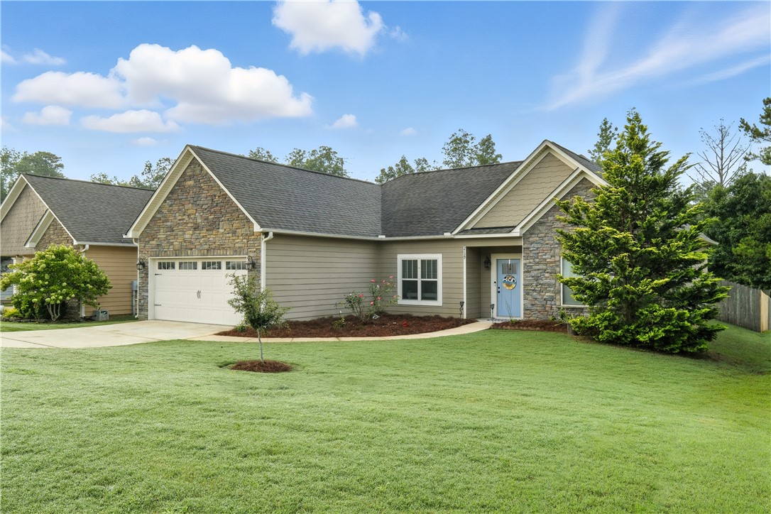 Auburn, Alabama 36879, United States, 3 Bedrooms Bedrooms, ,2 BathroomsBathrooms,Residential,Active,193767