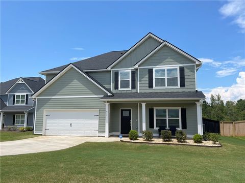 Photo of 812 MCDONALD Drive, Opelika, AL 36801 (MLS # 175960)