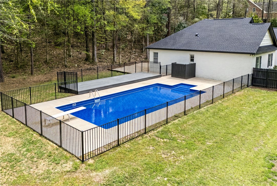 1201 MOCKINGBIRD Lane