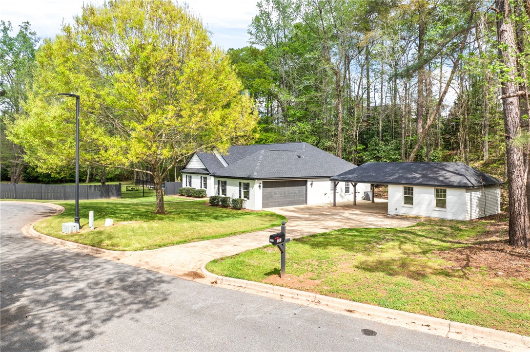 1201 MOCKINGBIRD Lane