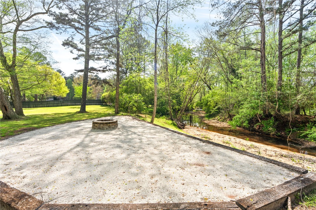 1201 MOCKINGBIRD Lane