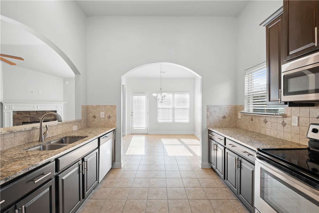 Opelika, Alabama 36804, United States, 3 Bedrooms Bedrooms, ,2 BathroomsBathrooms,Residential,Active,162796