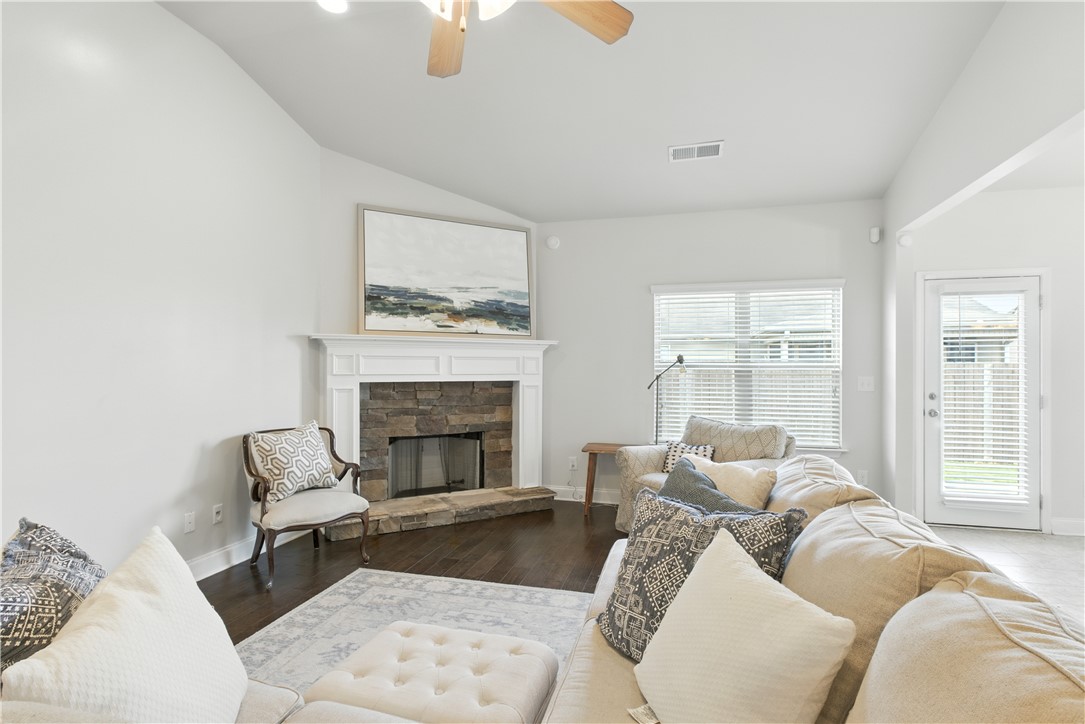 Opelika, Alabama 36804, United States, 3 Bedrooms Bedrooms, ,2 BathroomsBathrooms,Residential,Active,162796