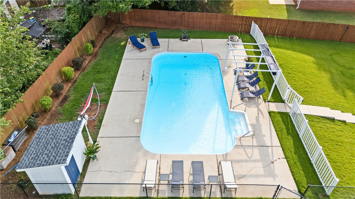 1404 SANDRAY Drive