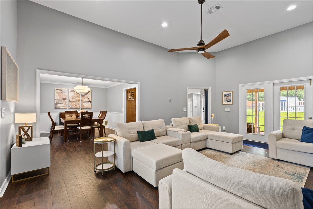 1404 SANDRAY Drive