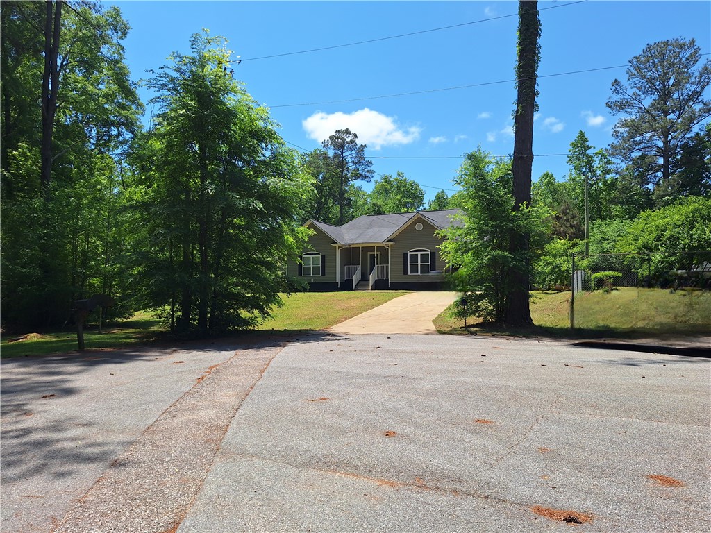 806 SPRINGFIELD Circle