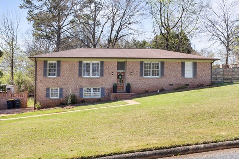 Photo of 2010 GLENWOOD Drive, Opelika, AL 36801 (MLS # 179411)