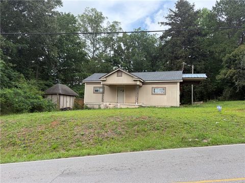 Photo of 2092 SANDERS Road, Alexander City, AL 35010 (MLS # 180790)