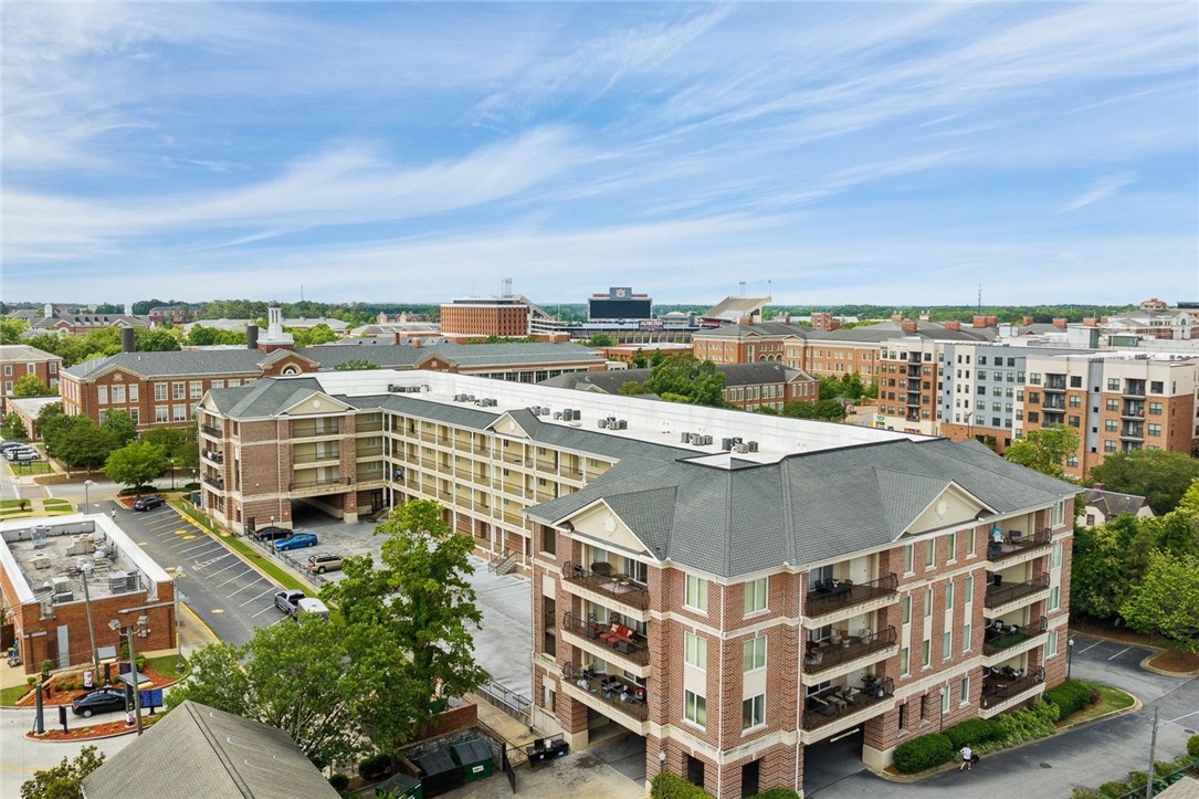 234 W MAGNOLIA Avenue 204