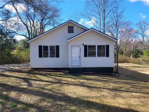 Photo of 403 TRAMMELL Avenue, Valley, AL 36854 (MLS # 179100)