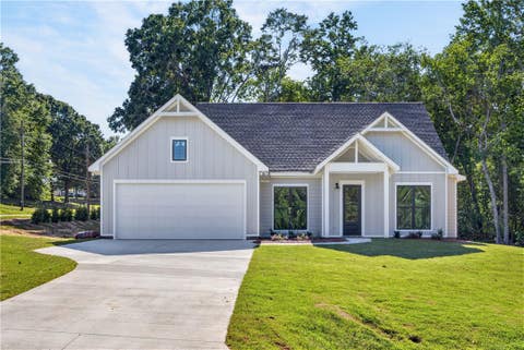 Photo of 75 LEE ROAD 2058, Salem, AL 36874 (MLS # 180909)