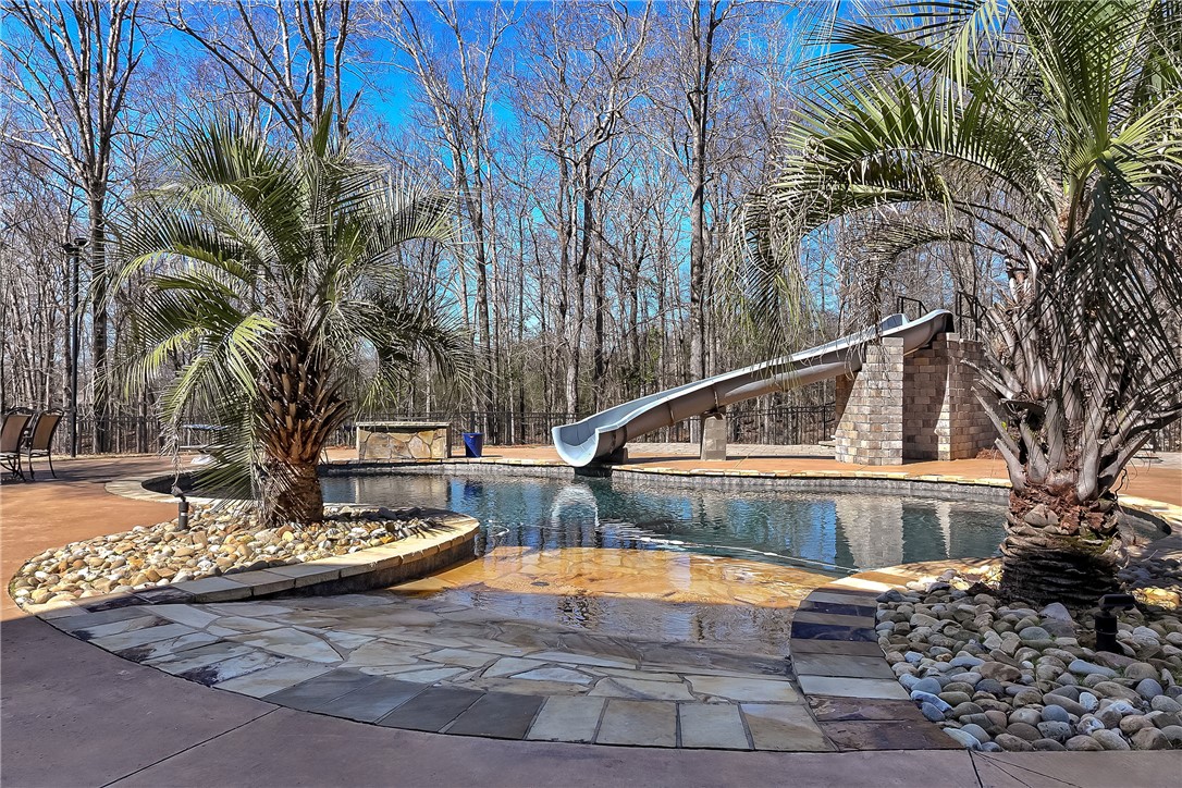 Auburn, Alabama, 36830, United States, 7 Bedrooms Bedrooms, ,10 BathroomsBathrooms,Residential,Active,2021280