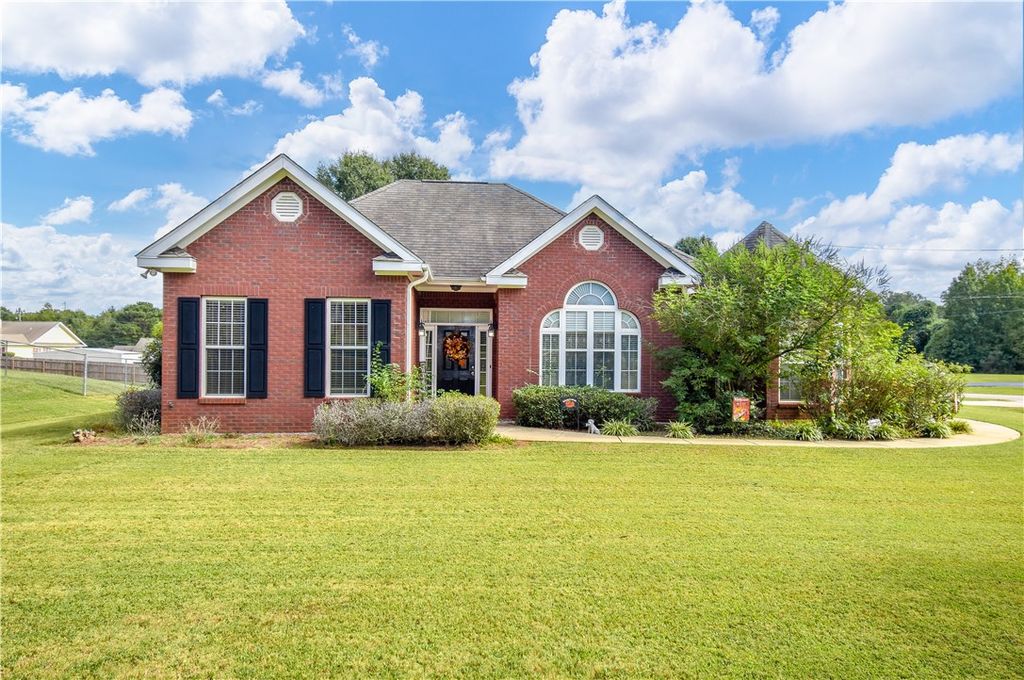 Photo of 76 LEE ROAD 380, Valley, AL 36854 (MLS # 176999)