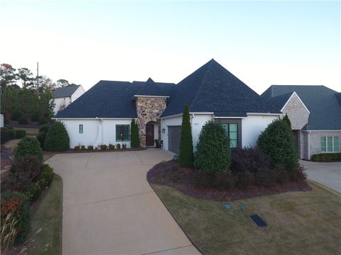 Photo of 1001 Fairview Drive, Auburn, AL 36830 (MLS # 177991) Photo of 1001 Fairview Drive, Auburn, AL 36830 (MLS # 177991)