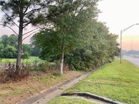 Photo of 1250 LAFAYETTE Parkway, LaGrange, GA 30241 (MLS # 176629)