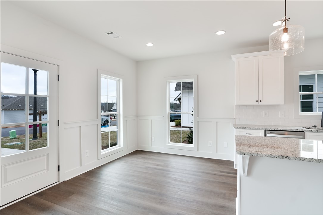 836 VILLAGE Drive