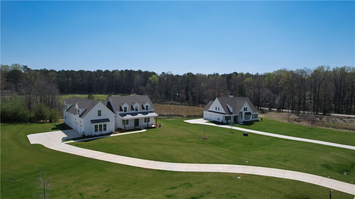 017 HUNTERS HILL Lane