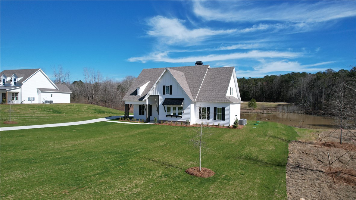 017 HUNTERS HILL Lane