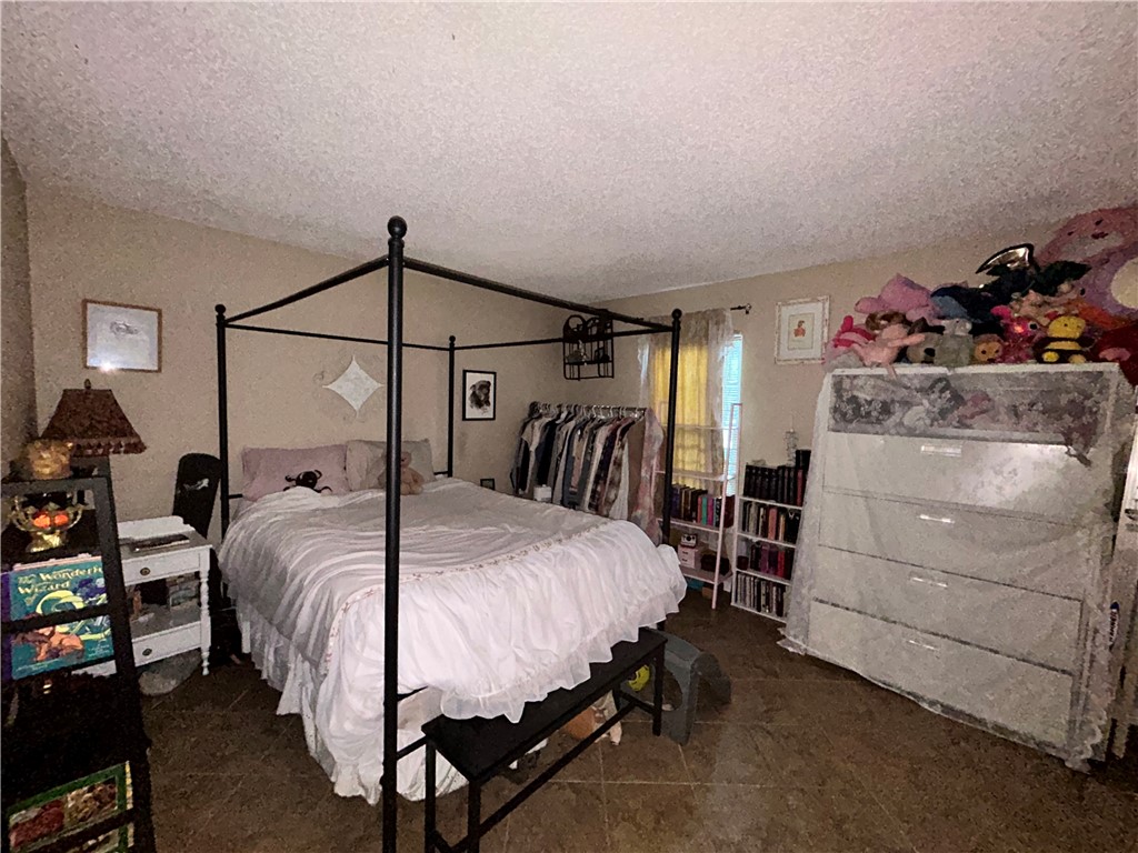 152 E University Drive D101