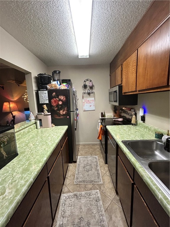 152 E University Drive D101