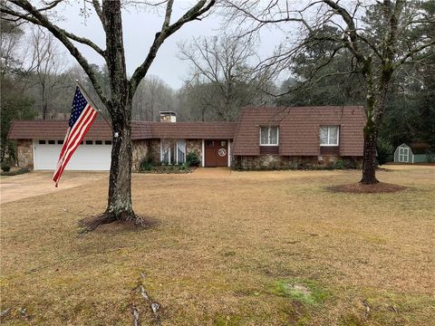 Photo of 601 OVERLOOK Drive, Opelika, AL 36801 (MLS # 178333)
